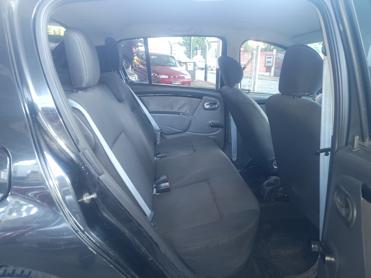 RENAULT - SANDERO - 2013/2014 - Preta - R$ 25.900,00