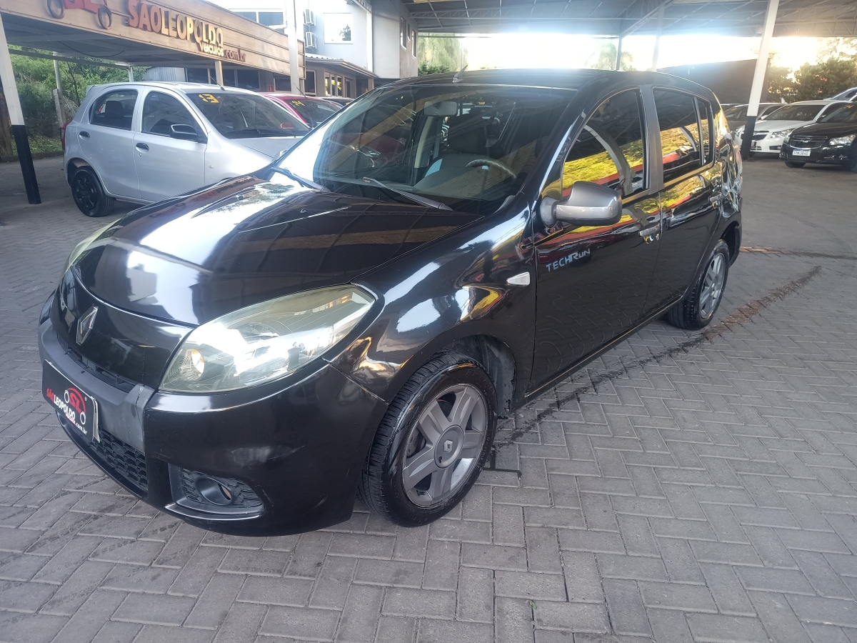 RENAULT - SANDERO - 2013/2014 - Preta - R$ 25.900,00