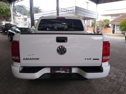 VOLKSWAGEN - AMAROK 2.0 S 4X4 CD 16V TURBO INTERCOOLER DIESEL 4P MANUAL - 2013/2014 - BRANCA - R$ 83.900,00