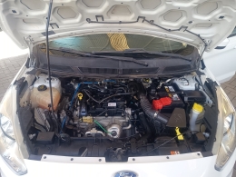 FORD - KA - 2015/2016 - Branca - R$ 40.900,00