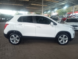 CHEVROLET - TRACKER - 2014/2015 - Branca - R$ 70.900,00