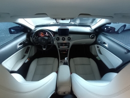 MERCEDES-BENZ - GLA 200 - 2019/2020 - Preta - R$ 135.900,00
