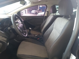 FORD - FOCUS - 2013/2014 - Preta - R$ 55.900,00