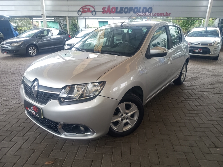 RENAULT - SANDERO - 2015/2016 - Prata - R$ 46.900,00