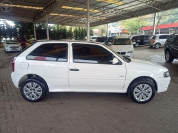 VOLKSWAGEN - GOL 1.0 MI 8V FLEX 2P MANUAL G.IV - 2012/2013 - BRANCA - R$ 23.900,00