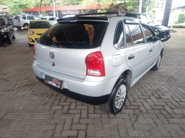 VOLKSWAGEN - GOL - 2008/2009 - Prata - R$ 21.900,00