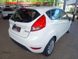 FORD - FIESTA 1.5 S HATCH 16V FLEX 4P MANUAL - 2014/2015 - BRANCA - R$ 44.900,00