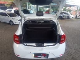 RENAULT - SANDERO - 2015/2016 - Branca - R$ 42.900,00