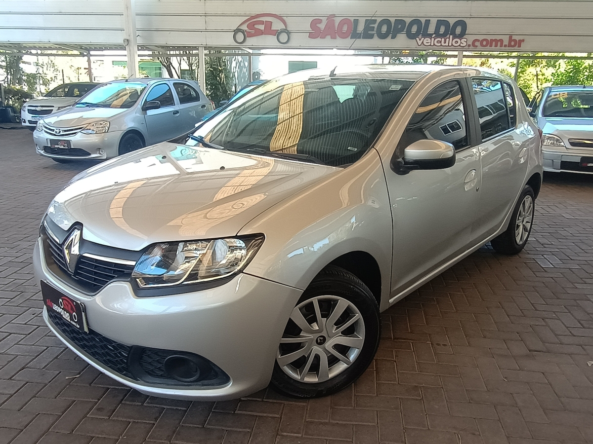 RENAULT - SANDERO - 2017/2018 - Prata - R$ 40.900,00