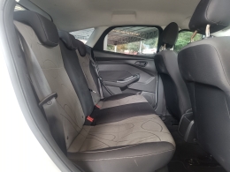 FORD - FOCUS - 2013/2014 - Branca - R$ 55.900,00