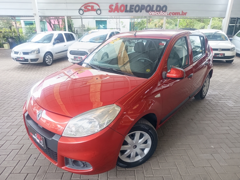 RENAULT - SANDERO - 2011/2012 - Vermelha - R$ 32.900,00