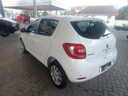 RENAULT - SANDERO - 2015/2016 - Branca - R$ 42.900,00