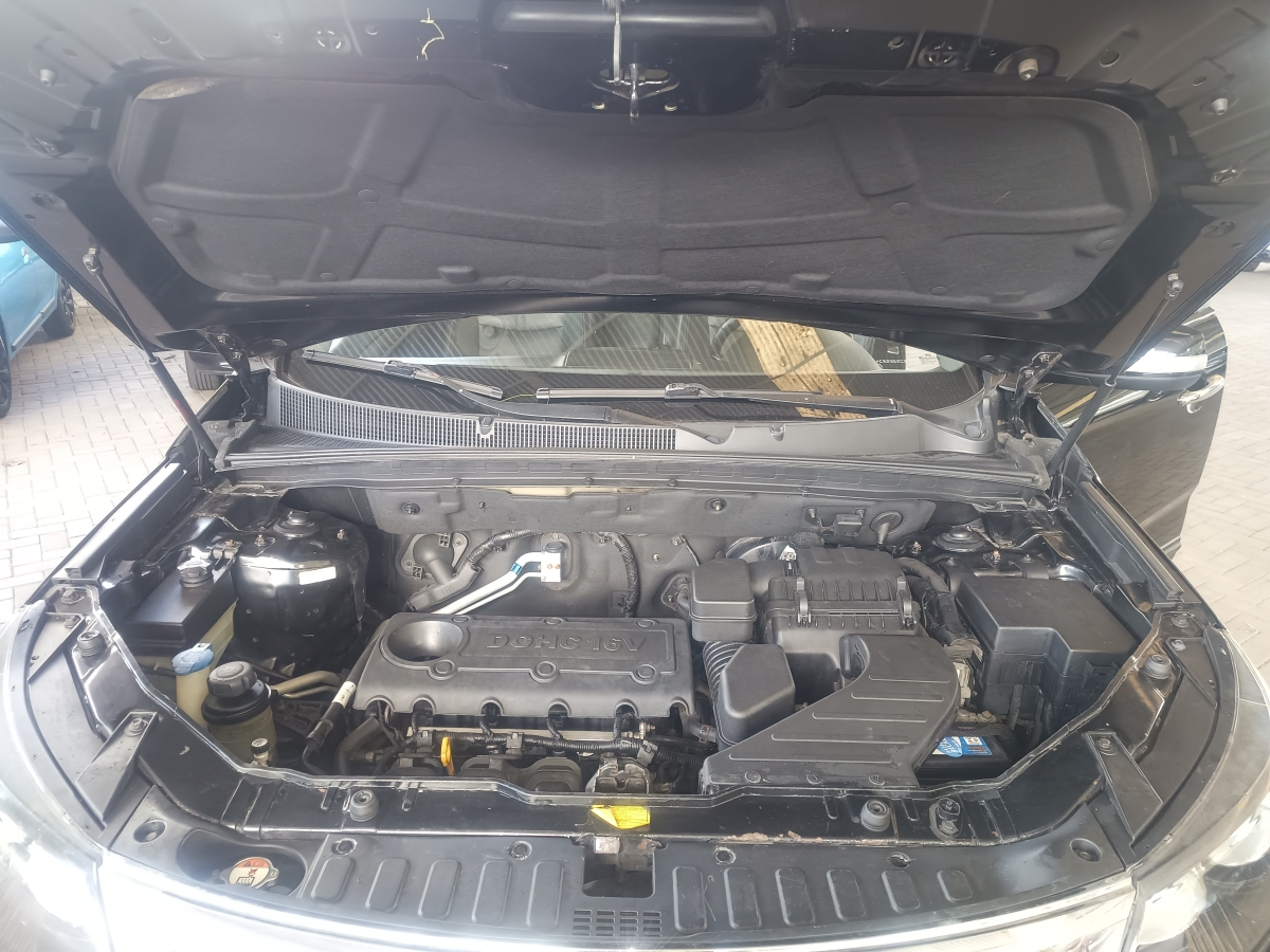 KIA MOTORS - SORENTO - 2012/2012 - Preta - R$ 55.900,00